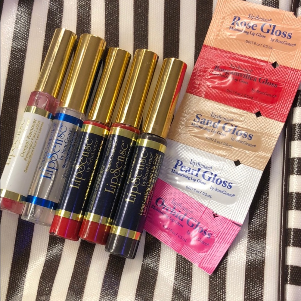 Lipsense 3 shades plus gloss and remover!